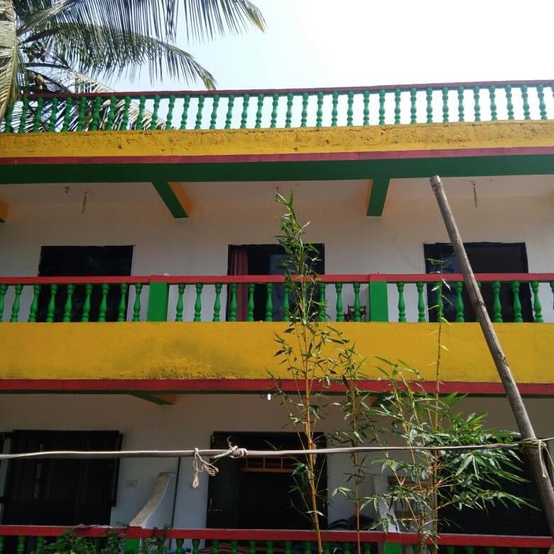 Rasta Mansion Beach Hostel And Rooms Arambol Bagian luar foto
