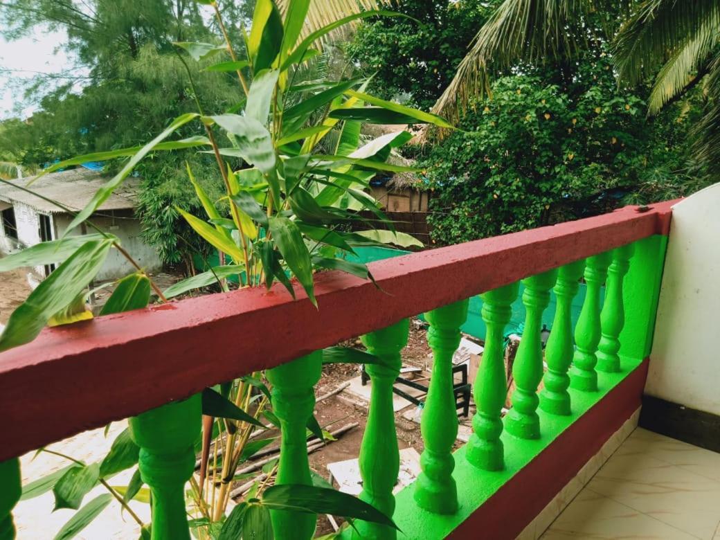 Rasta Mansion Beach Hostel And Rooms Arambol Bagian luar foto