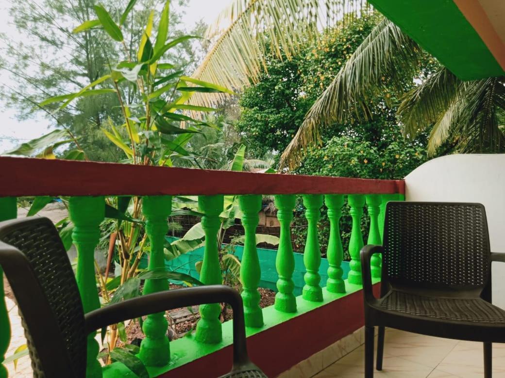 Rasta Mansion Beach Hostel And Rooms Arambol Bagian luar foto