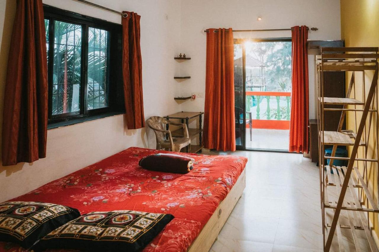 Rasta Mansion Beach Hostel And Rooms Arambol Bagian luar foto