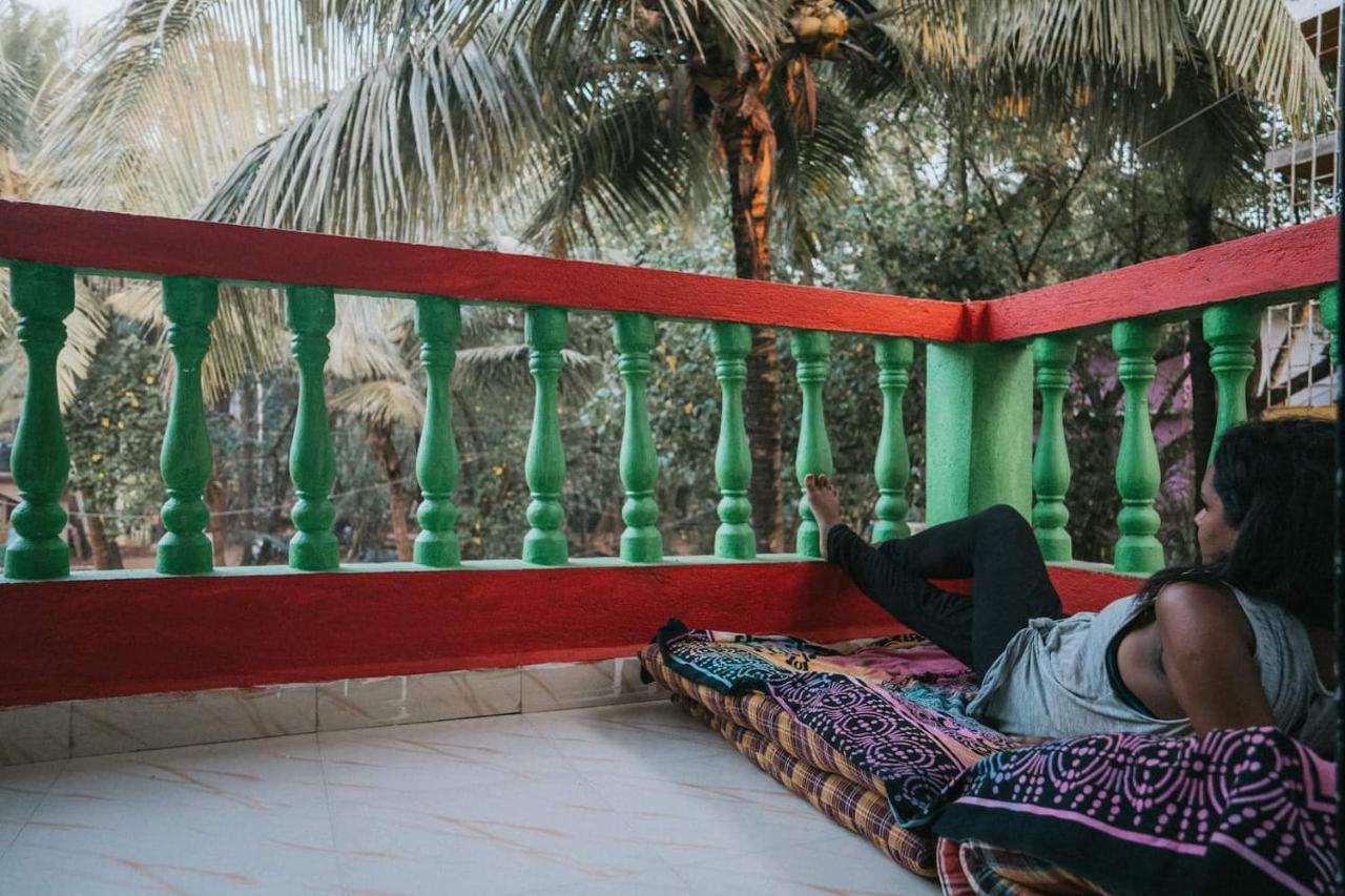 Rasta Mansion Beach Hostel And Rooms Arambol Bagian luar foto