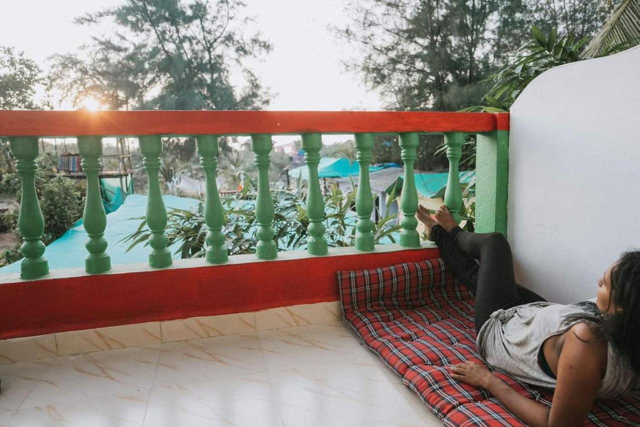 Rasta Mansion Beach Hostel And Rooms Arambol Bagian luar foto