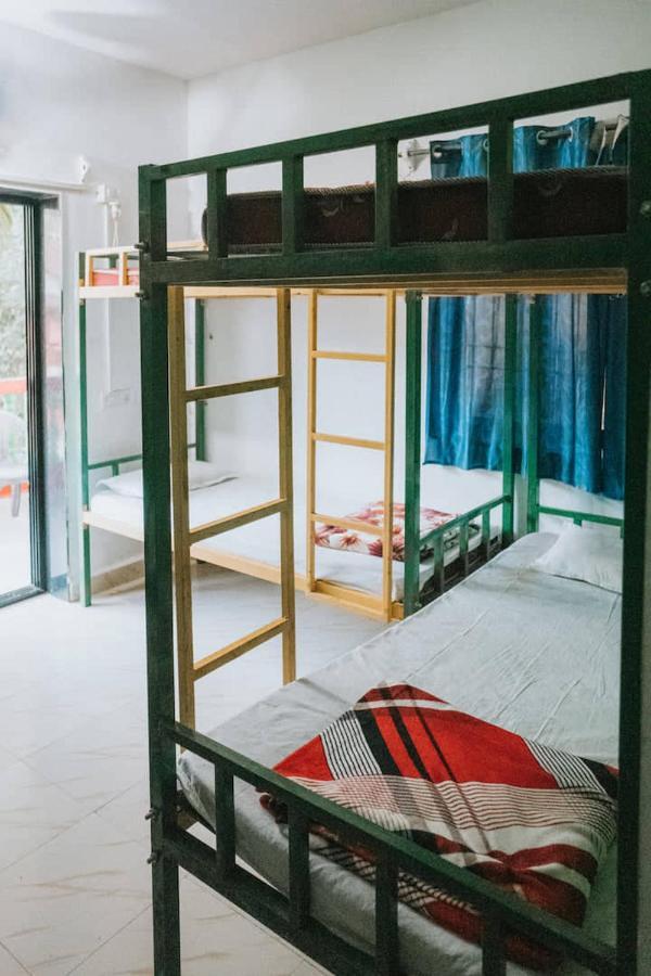 Rasta Mansion Beach Hostel And Rooms Arambol Bagian luar foto