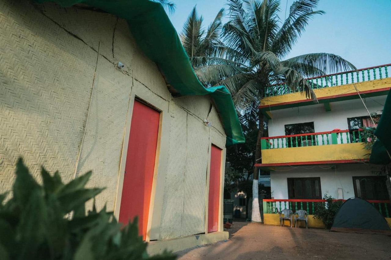 Rasta Mansion Beach Hostel And Rooms Arambol Bagian luar foto