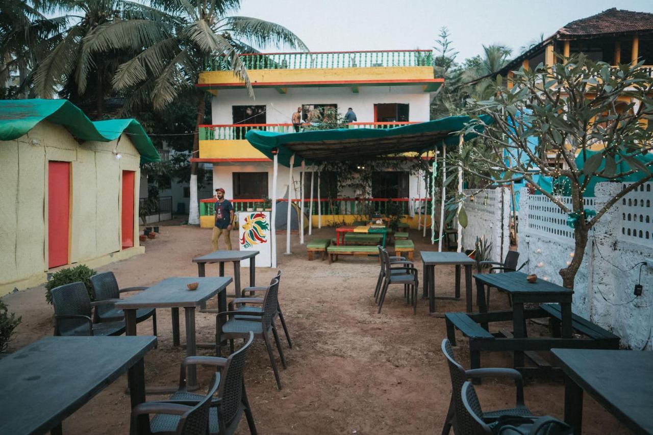 Rasta Mansion Beach Hostel And Rooms Arambol Bagian luar foto