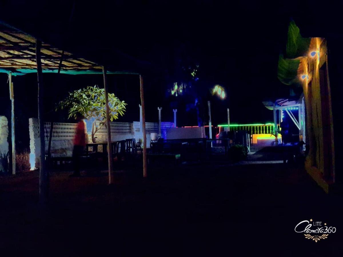 Rasta Mansion Beach Hostel And Rooms Arambol Bagian luar foto