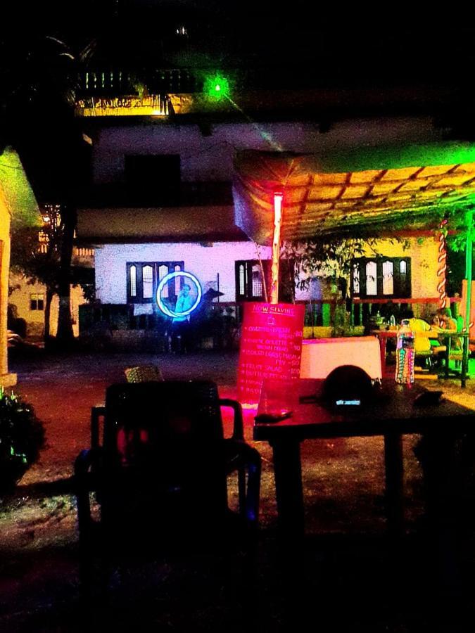 Rasta Mansion Beach Hostel And Rooms Arambol Bagian luar foto
