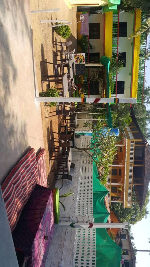 Rasta Mansion Beach Hostel And Rooms Arambol Bagian luar foto