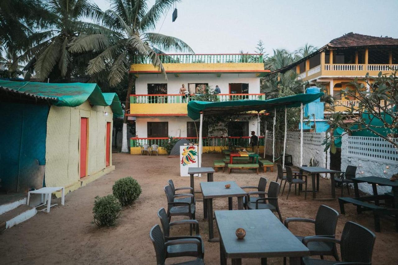 Rasta Mansion Beach Hostel And Rooms Arambol Bagian luar foto