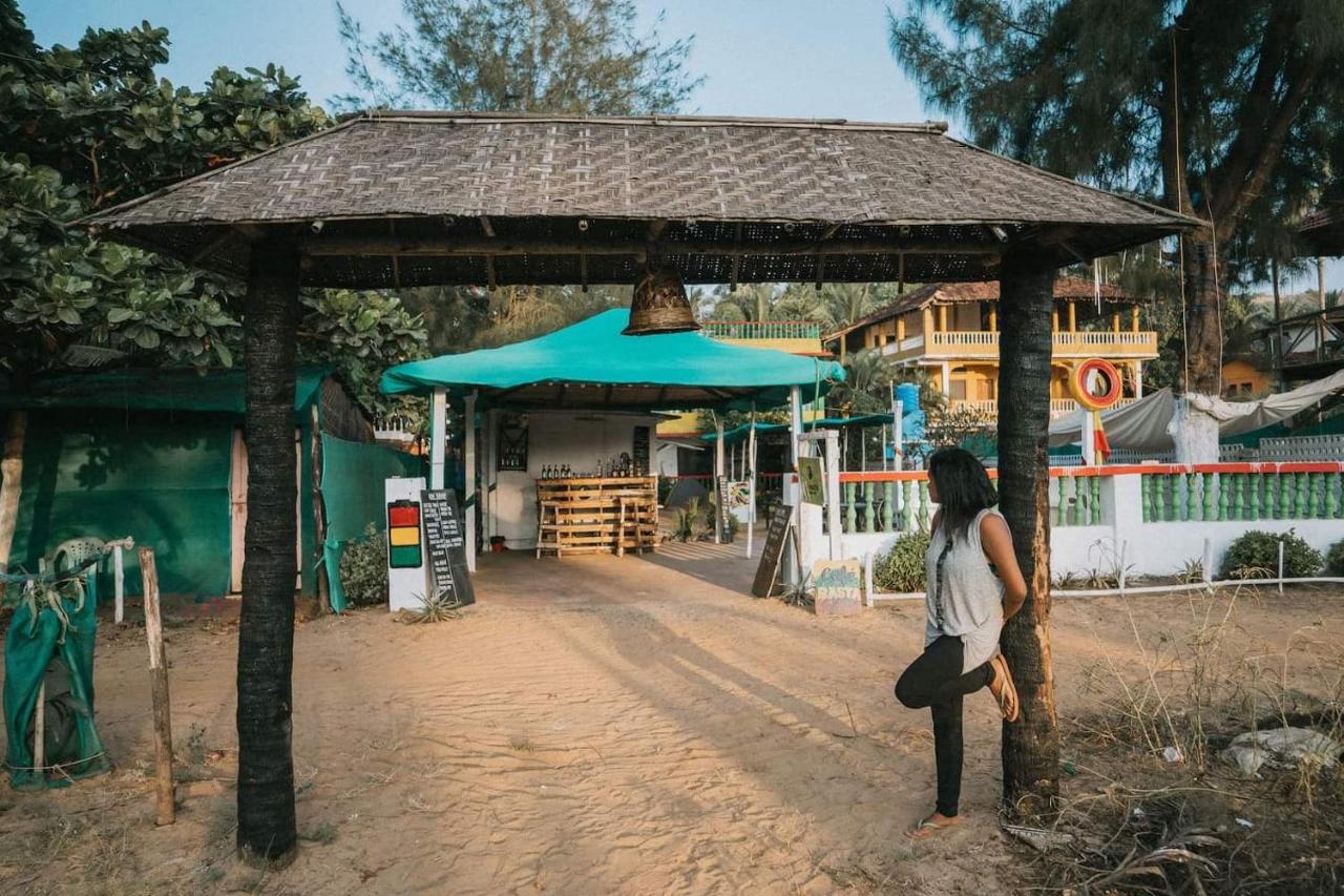 Rasta Mansion Beach Hostel And Rooms Arambol Bagian luar foto